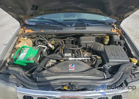 2001 Jeep Grand Cherokee Laredo z USA, uszkodzony, nr VIN 1J4GX48S41C735145